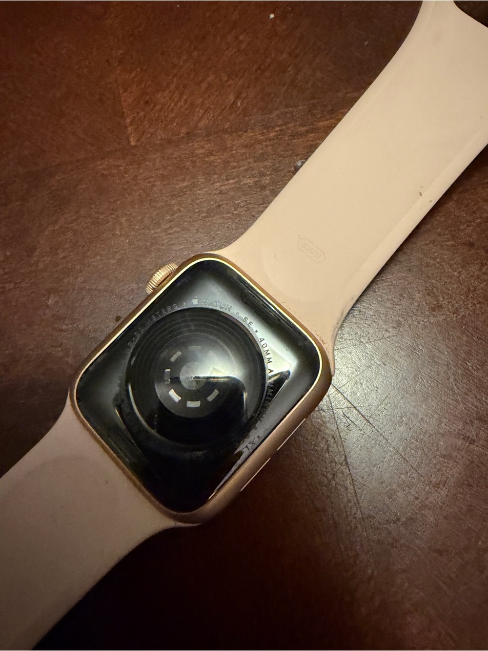 Apple Watch SE Rose Gold 40MM - Picture 4 of 7